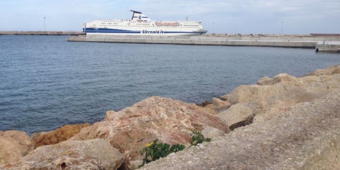 Navi, dal 13 settembre stop al Civitavecchia-Cagliari