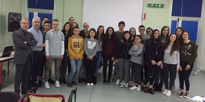 Progetto al Paglietti: la storia del liceo in un libro