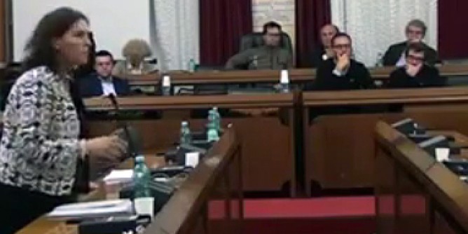La <i>gaffe</i> della Pulina accende il parapiglia