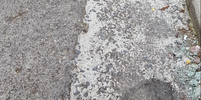 Buche per strada: Per Villanova <i>chiama</i> il sindaco