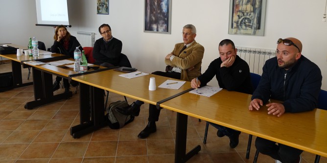 Zone interne, Udp e Laore a Tiana