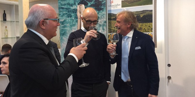 Vinitaly: anche Joe Bastianich beve Sardegna
