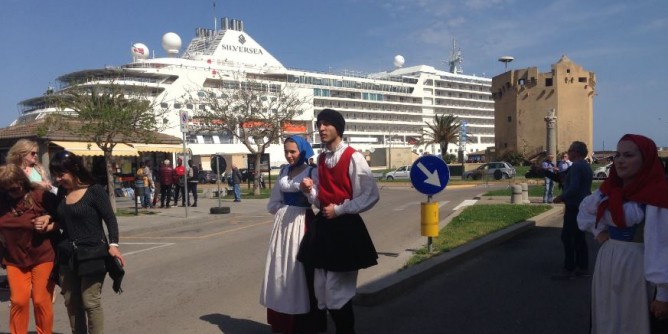 Crociere: in porto la extralusso Silver Muse