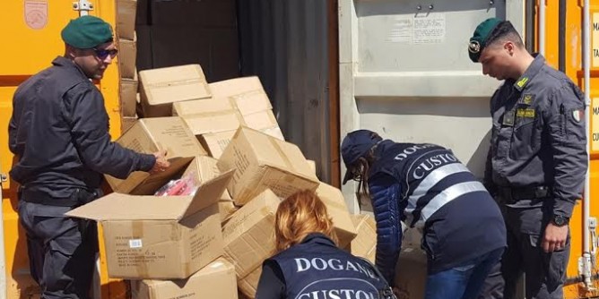 Bigiotteria al <i>nichel</i>: maxi-sequestro