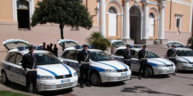 Furti ed estorsione: due arresti a Sassari