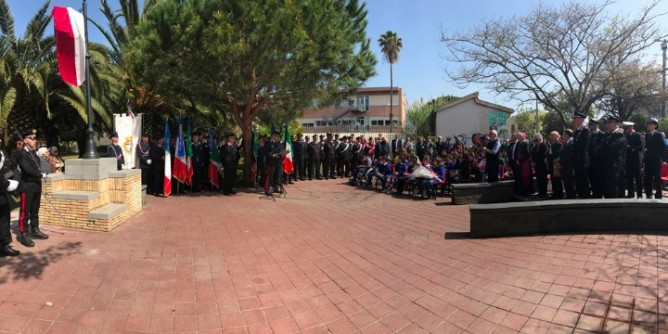 Oristano ricorda Umberto Erriu dedicando i giardini di Via Messina