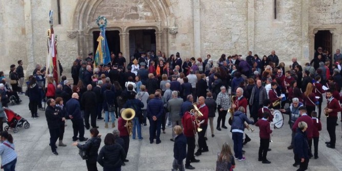 Folla per i Santi Martiri