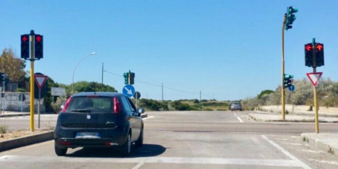 Via Sassari: via la ripristino del semaforo