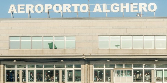 Ad Alghero, <i>Giganti</i> in aeroporto