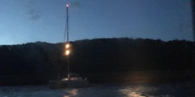 Catamarano incagliato alla Bramassa