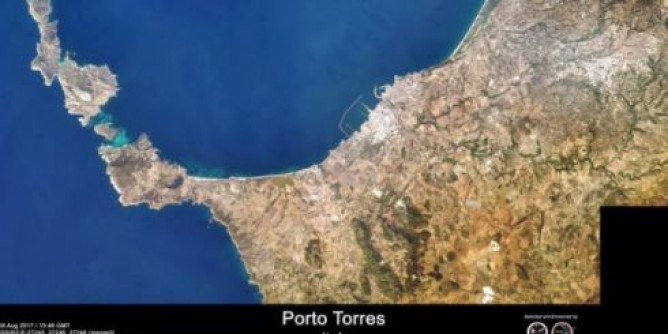 Porto Torres vista dallo spazio: immagini impazzano sul web