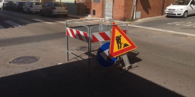 Via Ettore Sacchi: divieto di transito insidioso  
