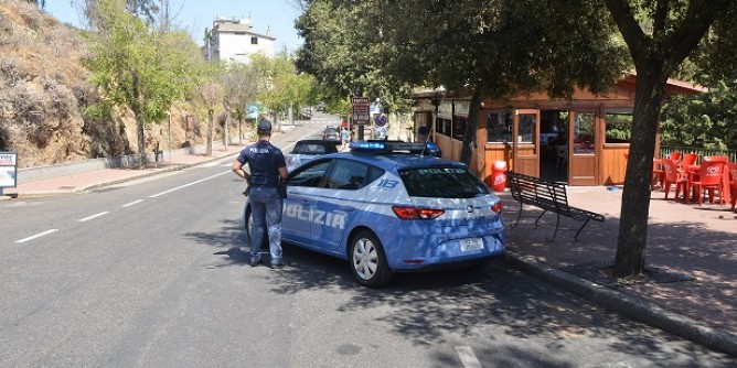 Aggressione con rapina: fermate due persone