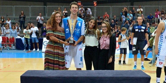 La Dinamo si aggiudica il Trofeo Meridiana