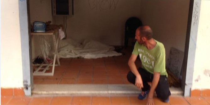 Occupa stabile nel parco: figli affidati alla casa famiglia