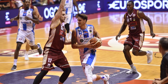 Basket: la Dinamo cede contro Venezia
