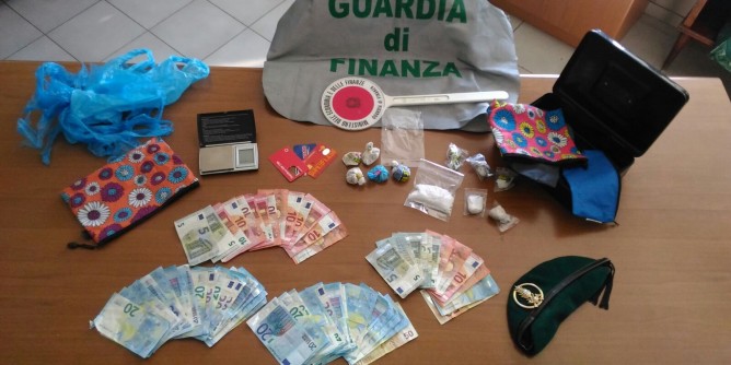 Spaccio a Sassari: in manette un´intera famiglia