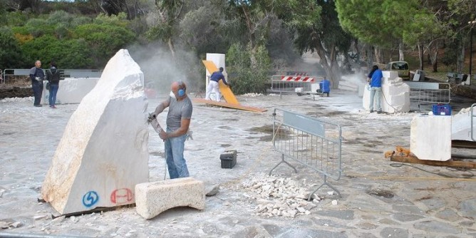 A Stintino simposio internazionale di scultura