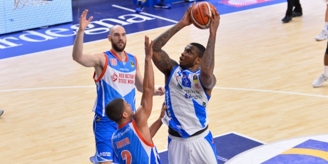 Basket: esordio vincente per la Dinamo
