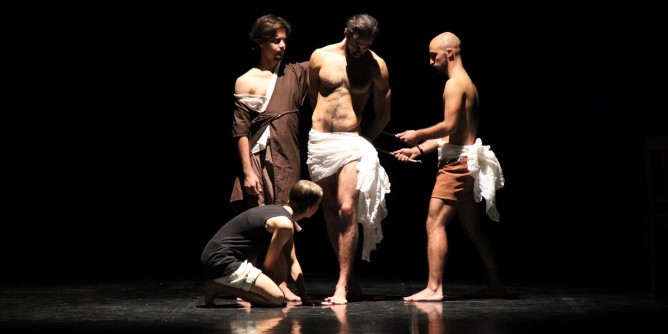 Le luci di Caravaggio danzano con Anime perdute