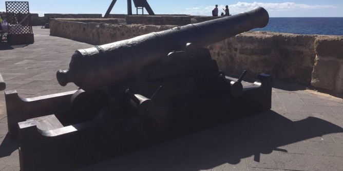 Alghero: due cannoni restituiti alla città