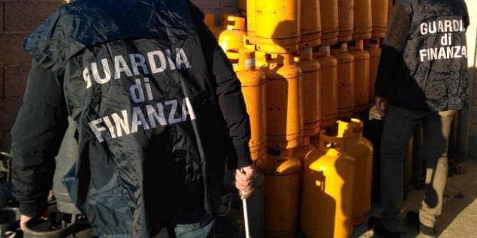 Sequestrate bombole non sicure nel Cagliaritano