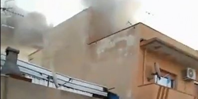 Fiamme nel palazzo a Porto Torres: un intossicato