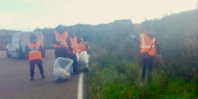 Porto Torres, decoro: 90 assistiti puliscono le strade