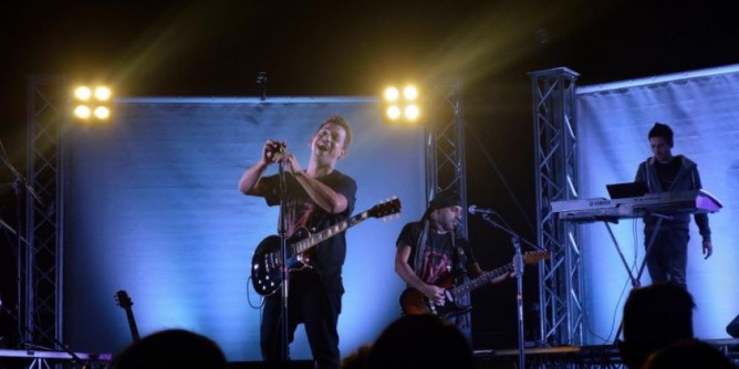 Porto Torres: concerto tributo dei School of Rock