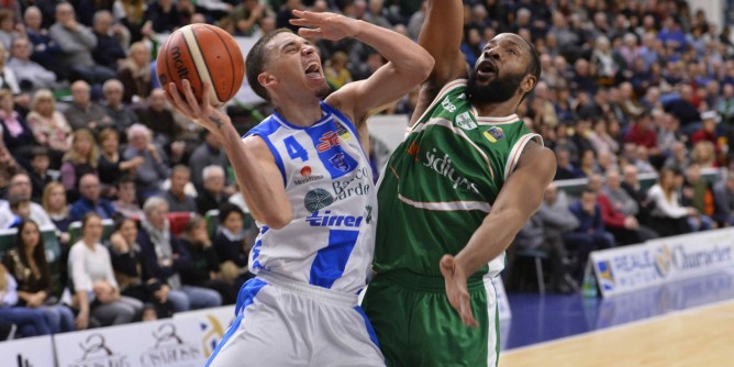 Basket: la Dinamo sbanca Avellino