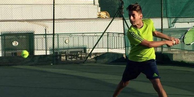 Tennis: algheresi in chiaroscuro