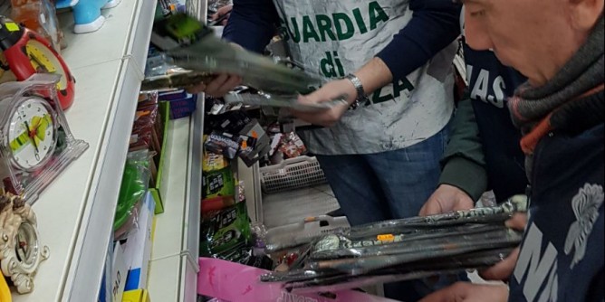 Merce irregolare sequestrata a Cagliari