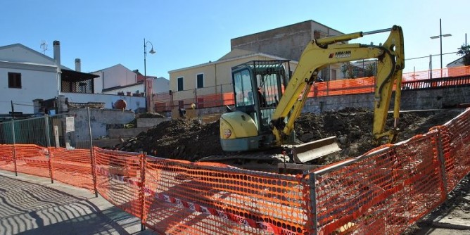 Stintino: piazza Cala d´Oliva cambia volto
