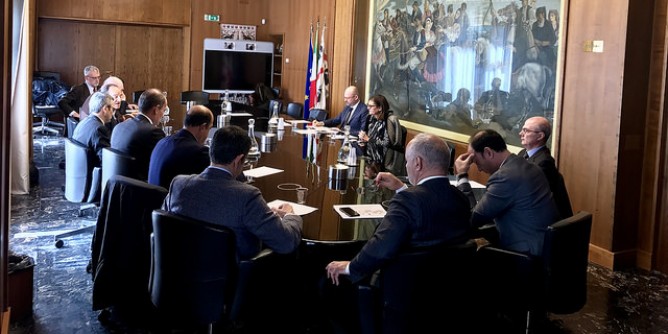 «Verso un sistema unico aeroportuale sardo»
