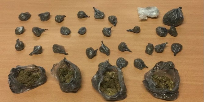Vendono marijuana ai finanzieri: due arrestati