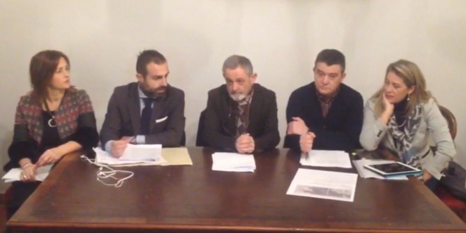 Salta la seduta: 8 consiglieri all´attacco