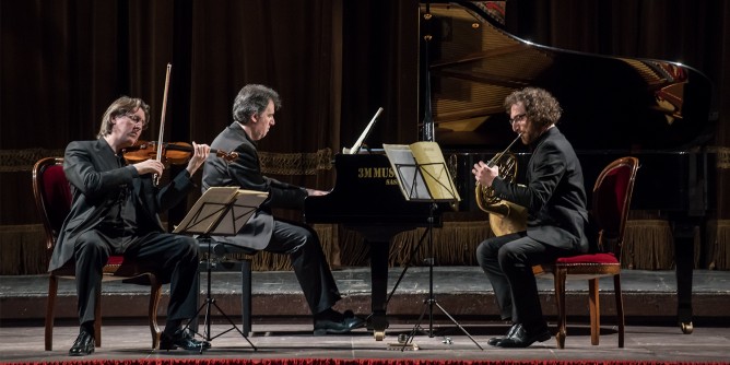 Applausi al Verdi per il Trio di Parma