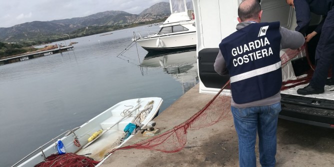 Pesca irregolare: Guardia costiera in azione