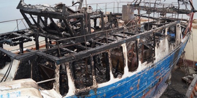 Peschereccio incendiato a La Maddalena: indagini in corso