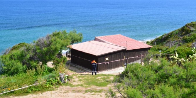 Sigilli a villetta abusiva nel litorale di Valledoria