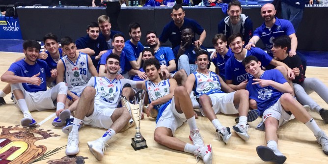 <i>U20</i>, Dinamo campione regionale
