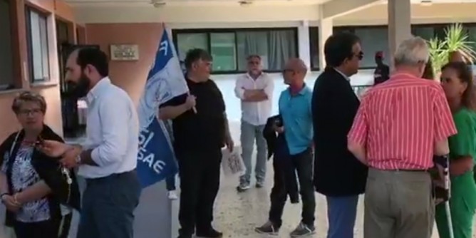 Sanità a rischio: <i>sit-in</i> al Civile