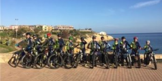 Atleti di Porto Torres nella sfida di mountain bike