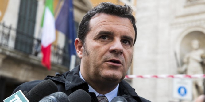 Oilos: manca <i>solo</i> la firma del ministro
