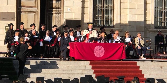 La Laurea in piazza, con un tocco in pi