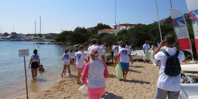 Clean beach day in Costa Smeralda
