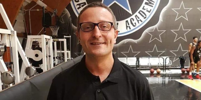 Basket: cambio sulla panchina della Coral