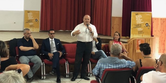 «Giù le mani dai fondi per le Periferie»