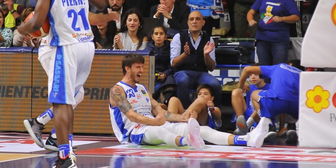 La Dinamo <i>batte il cinque</i>