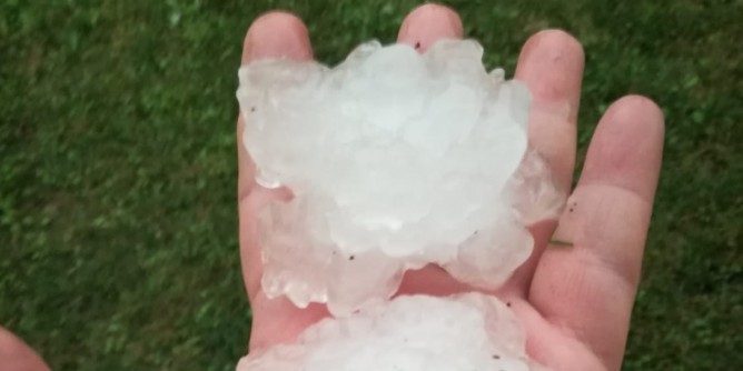Meteo <i>impazzito</i>: grandinata in Gallura